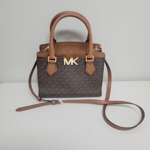 Michael Kors Mott Messenger Crossbody Bag.